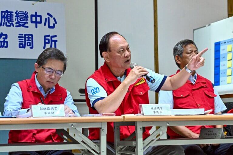 Read more about the article 季總協調官：調整兵力部署全力道路清淤及垃圾清運 專案處理校園恢復 維護學生上課權益