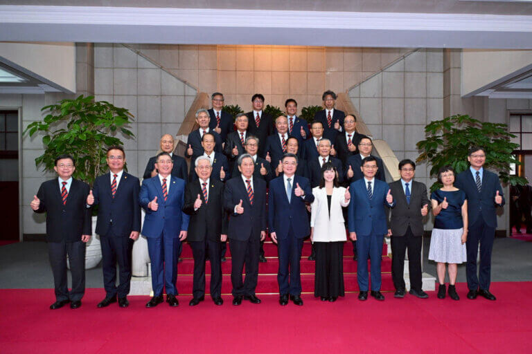 Read more about the article 接見「中華民國工業區廠商聯合總會」許正雲理事長一行 卓揆：全力協助產業數位與淨零轉型 根留臺灣、布局全球