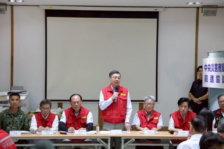 Read more about the article 卓揆三度赴花蓮勘災 指示以200億元為基礎覈實編列災後重建特別預算、成立東部國土安全韌性專案小組、農田再生復育專案小組